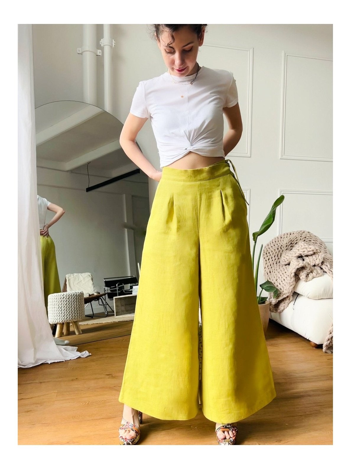 WIDE-LEG LINEN TROUSERS