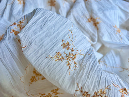 SARA EMBROIDERED TOP